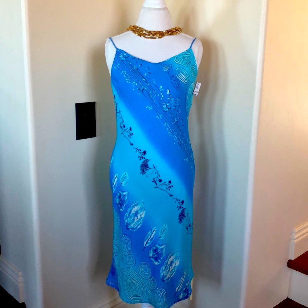 SALE! 🏝Gorgeous Lapis Dress 🏝